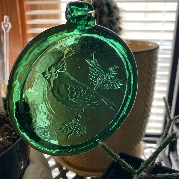 Emerald Glass Cardinal Suncatcher Ornament - Picture 5 of 6